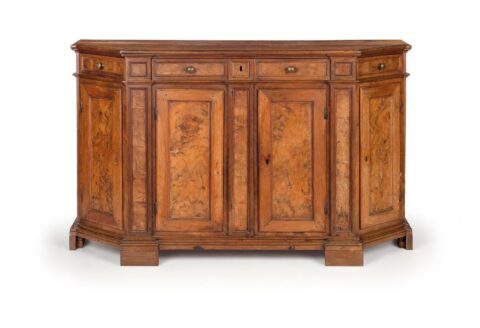Credenza ‘700 veneta in noce e radica di noce