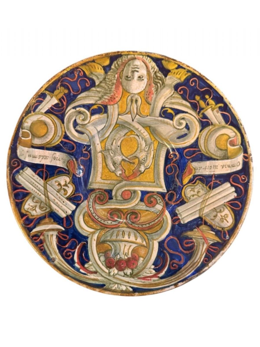 Piatto in ceramica a lustro rubino e oro