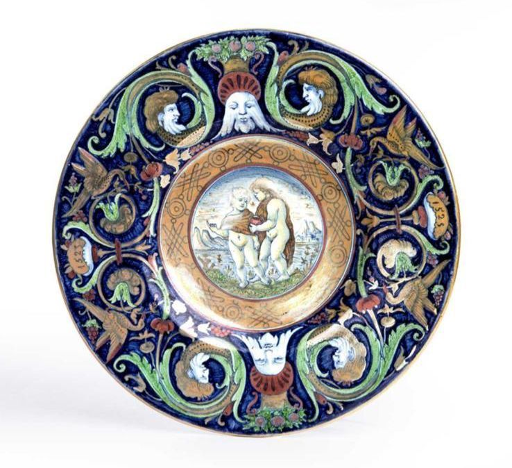 Piatto in ceramica a lustro rubino e oro firmato Cantagalli tipologia Gubbio